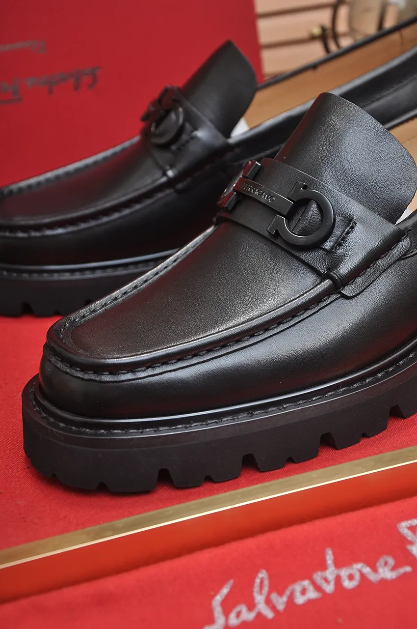 Men's shoes 💰680💶 [Ferragamo/Ferragamo] The latest model in the counter. Original imported high-quality cowhide with open sides + imported 🐂 water-dyed cowhide lining + original luxury metal buckle + original combination outsole. Comparison without pressure 38--45 (45 is custom-made and cannot be returned or exchanged)